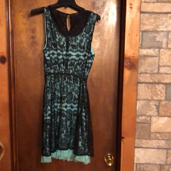 Turquoise & black lace overlay juniors xl dress. - Picture 5 of 10